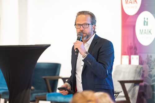 Christoph Jaschke diskutiert auf dem MAIK Update 2026