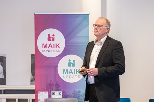 Prof. Dr. Marcel Sailer referiert auf dem MAIK Update 2026